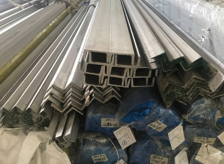 VÊ ĐÚC INOX 304/304L: 75 x 75 x 5.0 x 6 M