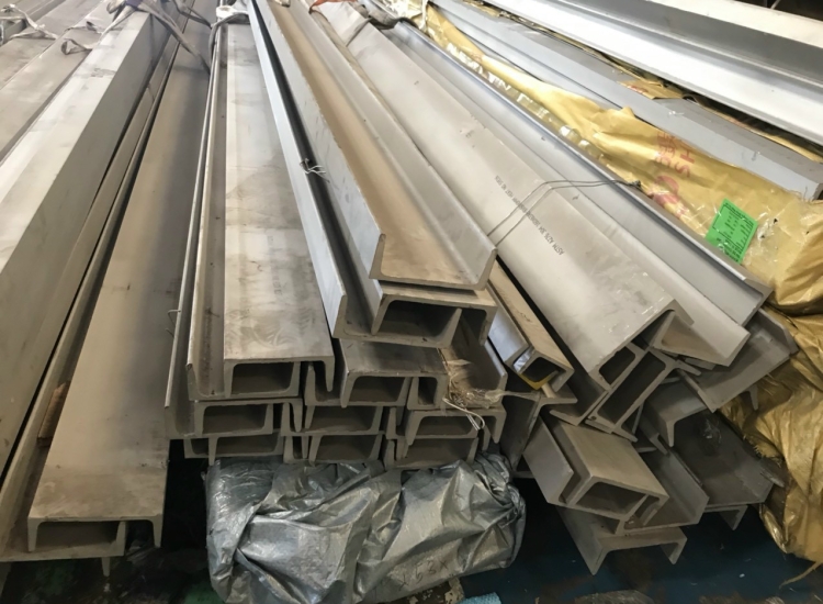 U ĐÚC INOX 304: 120 x 58 x 5.0 x 6 m