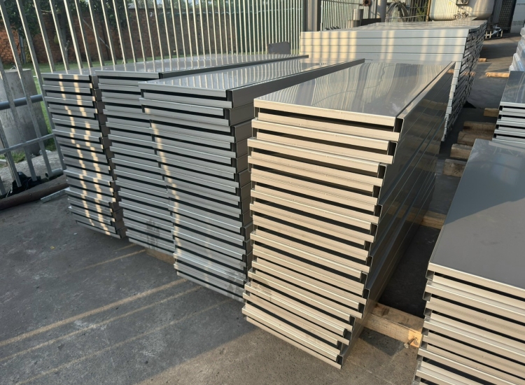 GIA CÔNG INOX CHẶT CHẤN CẮT LASER THEO YÊU CẦU