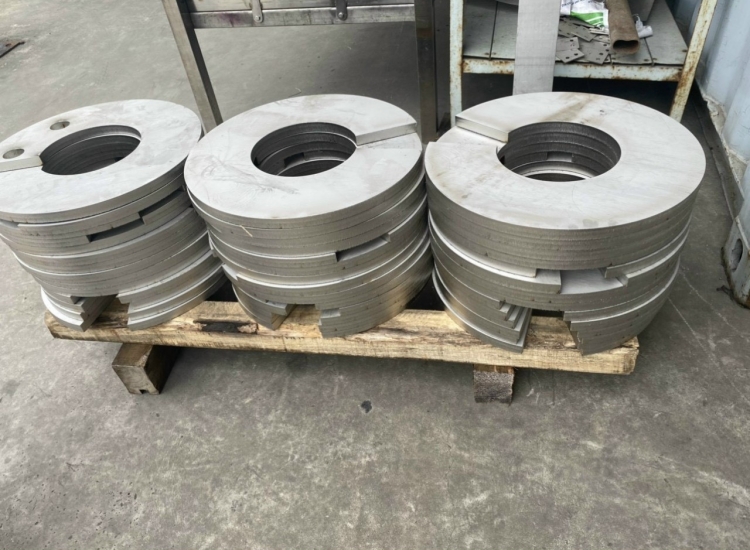 GIA CÔNG INOX CHẶT CHẤN CẮT LASER THEO YÊU CẦU