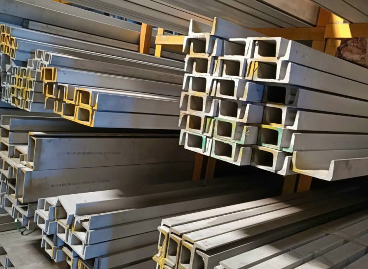 U ĐÚC INOX 304: 120 x 58 x 5.0 x 6 m