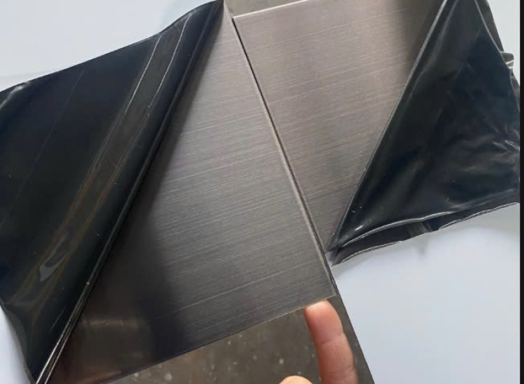 TẤM INOX XƯỚC ĐEN