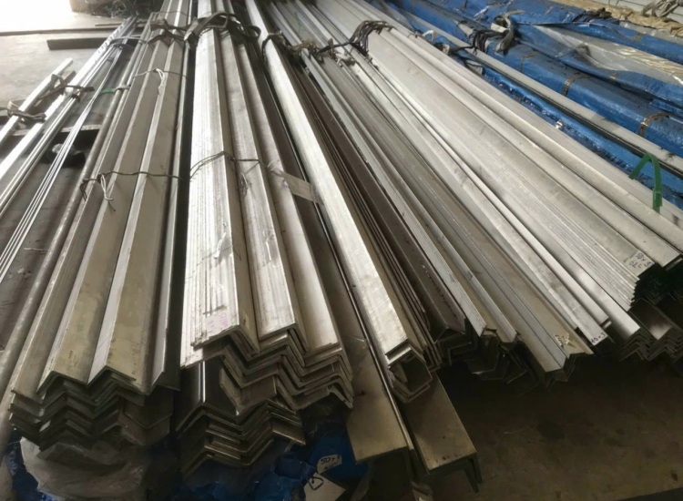 VÊ ĐÚC INOX 316/316L: 50 x 50 x 5.0 x 6 M