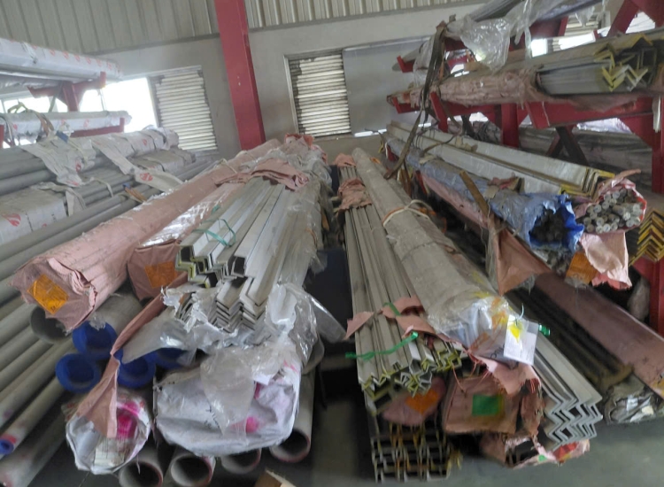 VÊ ĐÚC INOX 316/316L: 40 x 40 x 5.0 x 6 M